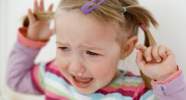 What to do when your child throws a tantrum in public?